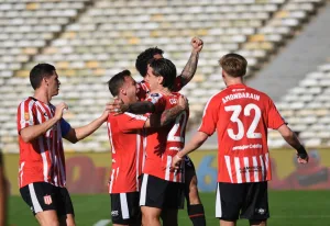 Terminó el primer tiempo en Córdoba: Central entró dormido, Estudiantes aprovechó todo y le gana 2-0 por Copa Argentina con goles de Carrillo y Palacios