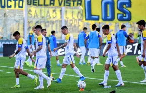 Terminó el primer tiempo en Córdoba: Central entró dormido, Estudiantes aprovechó todo y le gana 2-0 por Copa Argentina con goles de Carrillo y Palacios