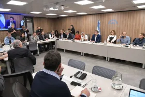 Periodistas y medios denunciaron "una escalada de agresión" por parte del gobierno ante el Congreso