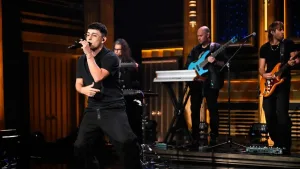 Trueno brilló en el show de Jimmy Fallon y llevó el rap argentino al prime time de EE.UU.