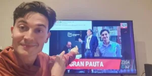 Escándalo con un influencer libertario rosarino: lo denunciaron por tirarle gas pimienta a una vecina porque le molestaba su perro