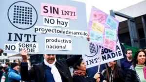 Otro ataque a la ciencia: concentran frente al Inti para impedir el traslado compulsivo de 40 trabajadores