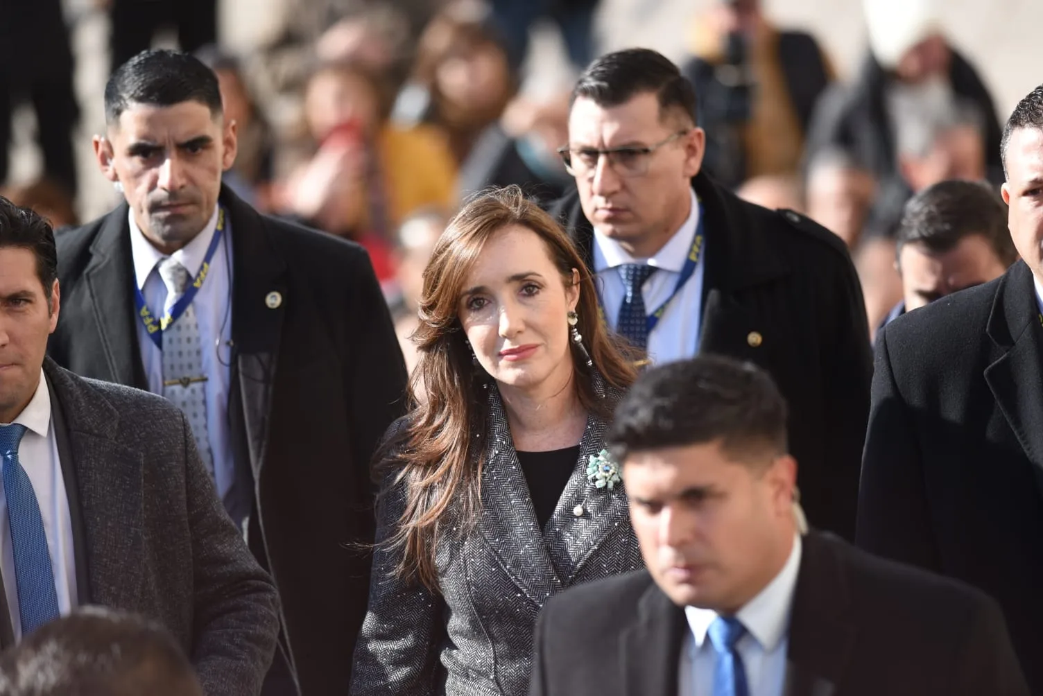 Touch and go: Milei leyó un corto discurso, vinculó a Belgrano con su cruzada libertaria y partió raudo en helicóptero