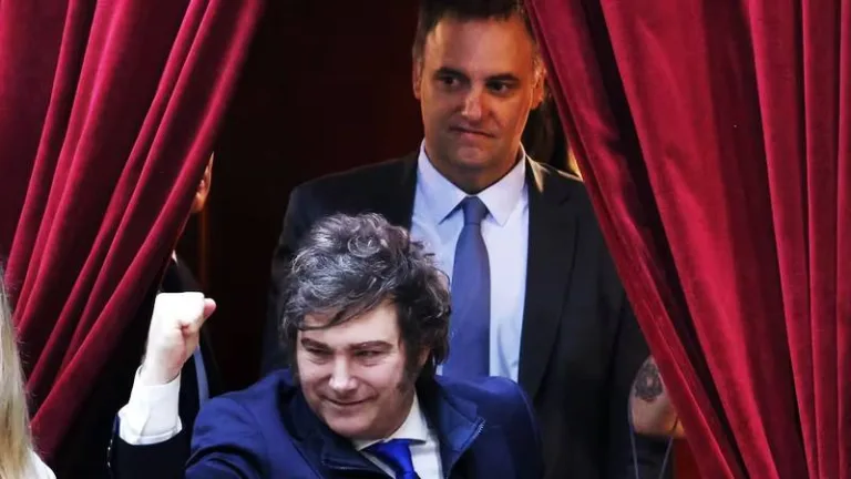 Milei y Adorni
