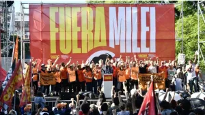 Movilización en Rosario para repudiar la visita de Milei