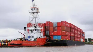 Barcos en el río
