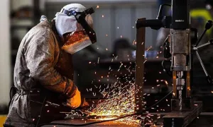 La industria santafesina mostró señales de recuperación, aunque el trimestre cerró en baja
