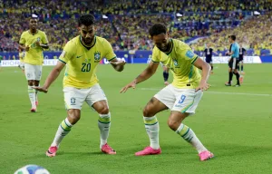 Todo definido en el grupo C: Brasil goleó a Escocia para quedar primero, seguido por Marruecos, que superó al humilde Haití