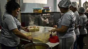 El dinero de los comedores que terminó entre hamburguesas y salidas gastronómicas