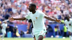 Francia goleó a Noruega con un triplete de Ousmane Dembélé