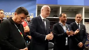 Infantino visitó el vestuario de Irán y su entrenador le reclamó a la FIFA: “Somos la selección más oprimida”