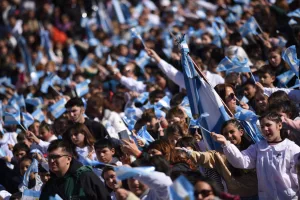 Día de la Bandera histórico: más de 350.000 personas junto al Monumento renovado por la Provincia