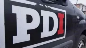Detienen a dos policías de la PDI y a un civil en una investigación por presuntos delitos