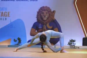 Nabila es rosarina, participó del Primer Mundial de Yoga Deportivo en India y obtuvo siete distinciones