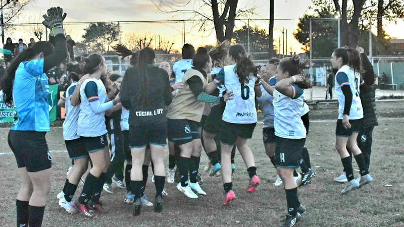 Social Lux le ganó a Morning y está en los cuartos de final de la Copa Santa Fe