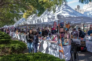Llega la Feria Especial de Paternidades con más de 100 emprendimientos a la plaza Sarmiento
