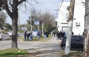 Conflicto en Fray Luis Beltrán: trabajadores municipales inician un paro por tiempo indeterminado