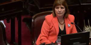 Bullrich no le perdonó nada a Adorni: "Esto excede una equivocación"