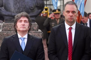 Adorni en el centro de la tormenta y la Casa Rosada reordena su estrategia