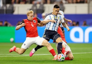 No pudo Messi desde los doce pasos: el capitán desvió un penal y Argentina empata sin goles con Austria en Dallas