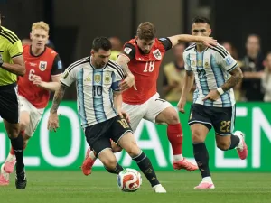 Ahora sí Leo: Argentina metió toques por todos lados y Messi aprovechó la asistencia de Medina para la ventaja albiceleste ante Austria