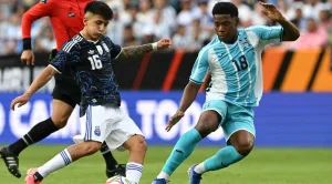 Lautaro Martínez, de penal, le da la ventaja a Argentina ante Honduras en Texas