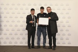 Rossi impulsó el reconocimiento a dos deportistas santafesinos con el "Premio Islas Malvinas"