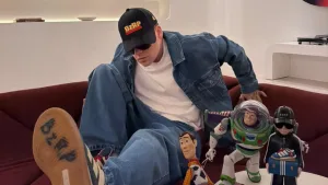 “Toy Story 5” suma famosos: Bizarrap y Bad Bunny pondrán su voz a nuevos personajes mientras Taylor Swift cantará el tema principal