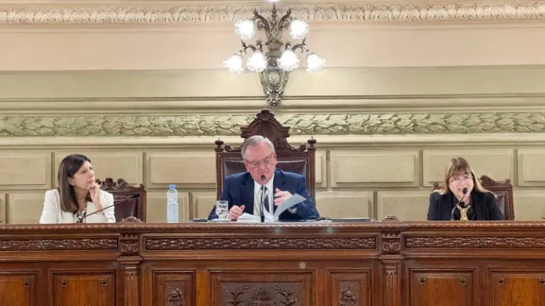 La Defensora General presentó el Informe Anual 2025 en la Legislatura