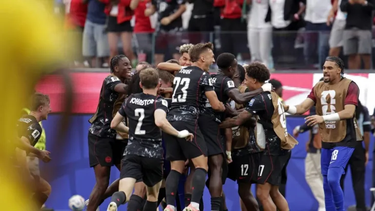 Canadá le ganó de manera agónica a Sudáfrica y avanzó a los octavos de final del Mundial