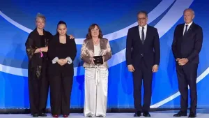 Raquel Chan, distinguida por la UNESCO en París