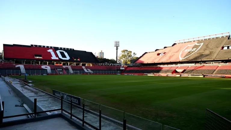 Ingeniería económica en Newell’s: vender para armar el equipo y no sufrir en el futuro