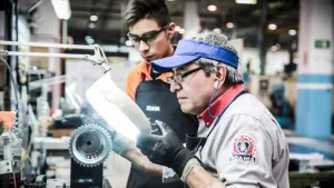Otros dos rubros en caída libre: la industria y la construcción volvieron a ubicarse en terreno negativo en abril