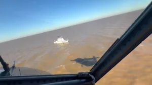 Continúa la búsqueda de cinco pescadores desaparecidos en el Río de la Plata