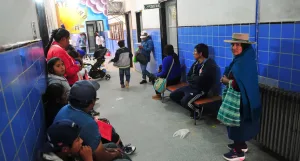 La Justicia anuló el decreto de Milei que cobra por salud y educación a los extranjeros y limita la permanencia en el país