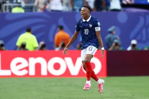 Con un Mbappé encendido, Francia aplastó a Suecia y sacó pasaje a octavos de final para chocar ante la histórica Paraguay