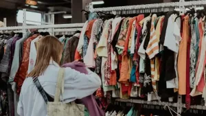 Las ventas de indumentaria suman dos años en caída, mientras el stock se acumula y crece el atraso financiero