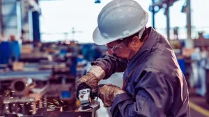 La industria volvió a caer en mayo: retrocedió casi 5% interanual y 0,8% frente a abril