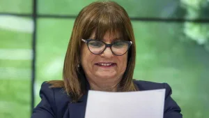 Interna libertaria: Bullrich no acatará la orden de Milei de retirar el pliego de una jueza y ofreció su renuncia como jefa del bloque de senadores