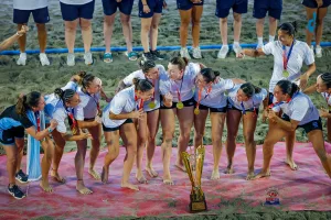 La otra copa del Mundo: la selección femenina de beach handball salió campeona tras vencer a Dinamarca