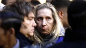 Javier y Karina se juntan con legisladores de La Libertad Avanza tras la escandalosa salida de Adorni