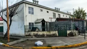 Abuso y drama: niña de 7 años se arrojó desde primer piso para pedir ayuda por su hermano