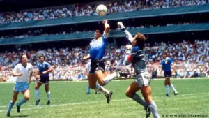 Maradona gol con la mano