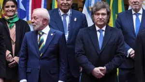 Milei participará de la cumbre del Mercosur en medio de tensiones regionales y el escándalo Adorni