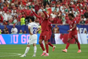 Portugal goleó 5-0 a Uzbekistán con doblete histórico de Cristiano Ronaldo