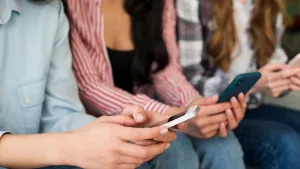 Con cuántos posteos las redes sociales pueden formar una opinión, según un estudio