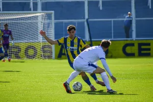 Los pibes se quedaron con las manos vacías: la reserva de Central perdió feo con Vélez y quedó afuera de los playoffs