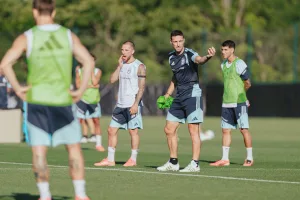 Argentina inicia el camino hacia la defensa del título frente a Argelia en el debut mundialista