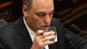 En medio del escándalo, Adorni canceló su informe de gestión en el Senado