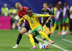 En un duelo con pocas ideas, República Checa y Sudáfrica empataron 1-1 y mantienen las chances intactas de avanzar a la siguiente ronda